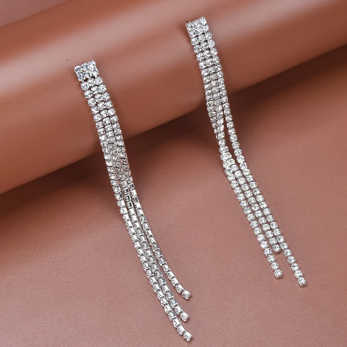 

Luxurious Sparkling Tassel Earrings Set with Zircon Rhinestones Long Simple Accessories Ladies Versatile Jewelry