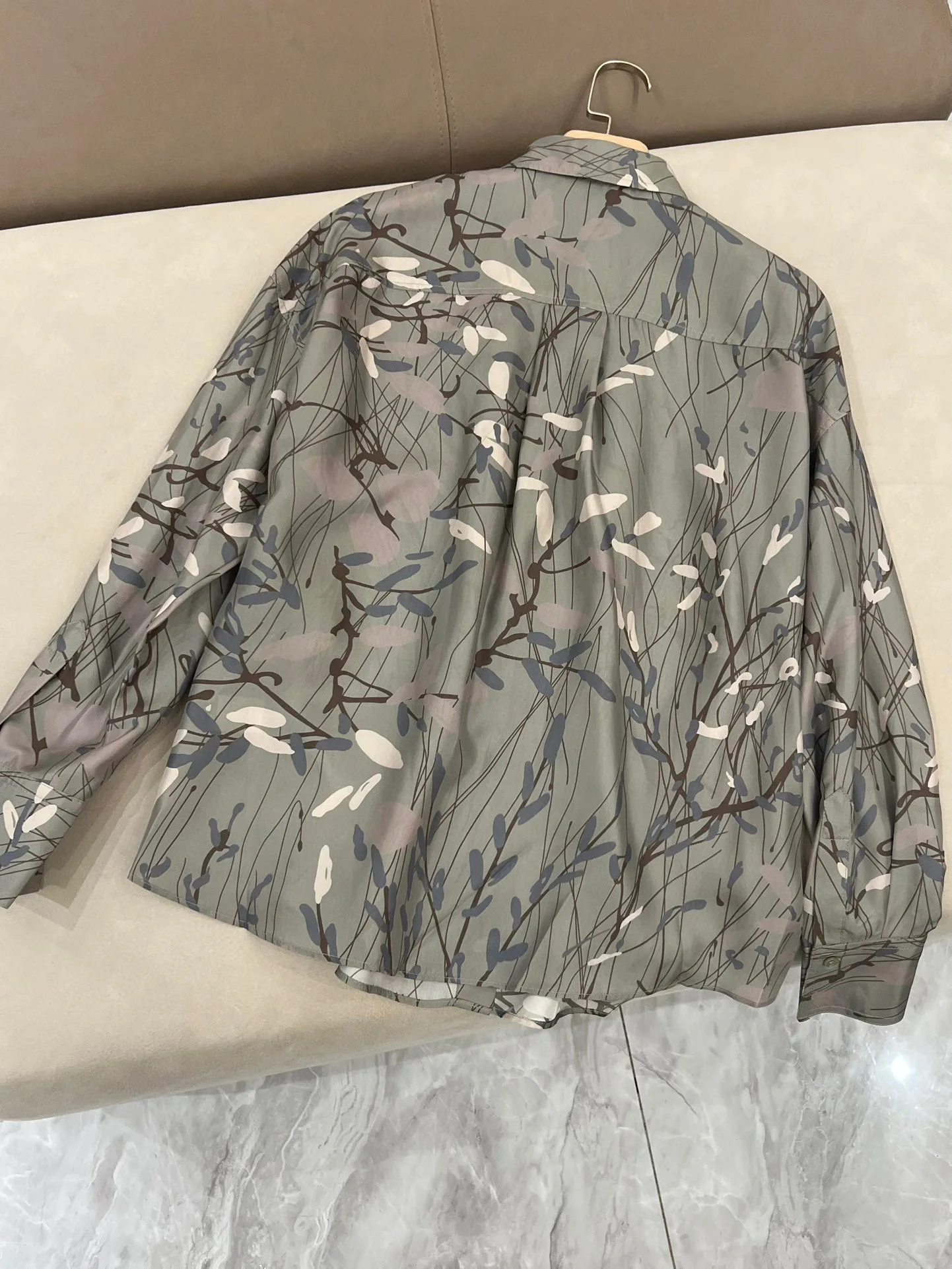 Шелковая осенняя рубашка с бисером