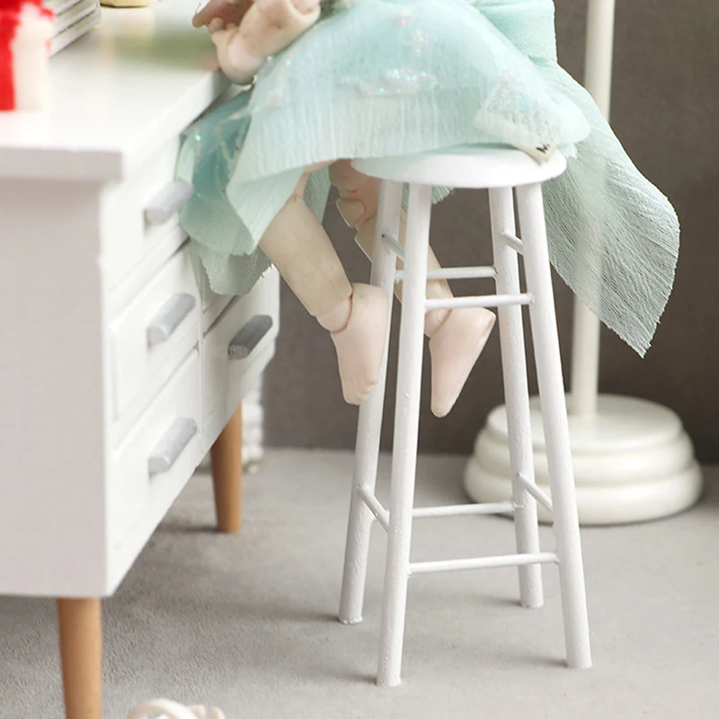 

1PC 1/12 Dollhouse Miniature Simulation Wooden Small Bar High Round Stool For Doll House Furniture Living Room Accessories
