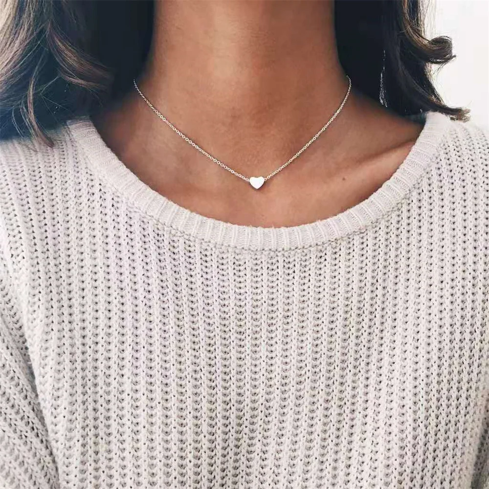

Alloy peach heart clavicle chain simple and versatile Love Pendant Necklace women's gift European and American Jewelry