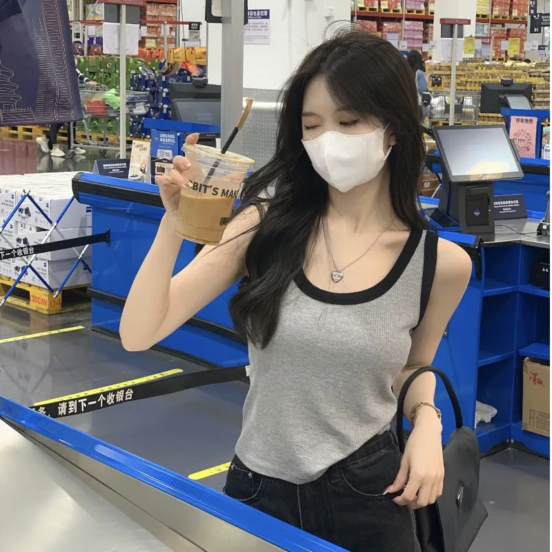 

Summer French small suspenders wear sleeveless vest outside and spice girls inside. Pure desire is chic, sweet and spicy thin ch