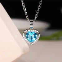 2022 new womens necklace simple love shaped pendant collarbone chain neck chain romantic valentines day high end gift
