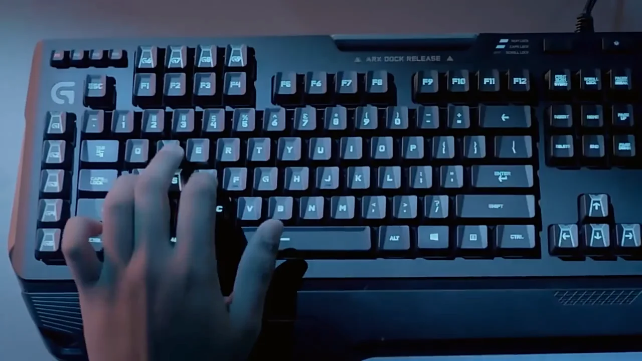 

Logitech G910 Orion Spark RGB Mechanical Gaming Keyboard 9 programmable buttons Dedicated Media Control