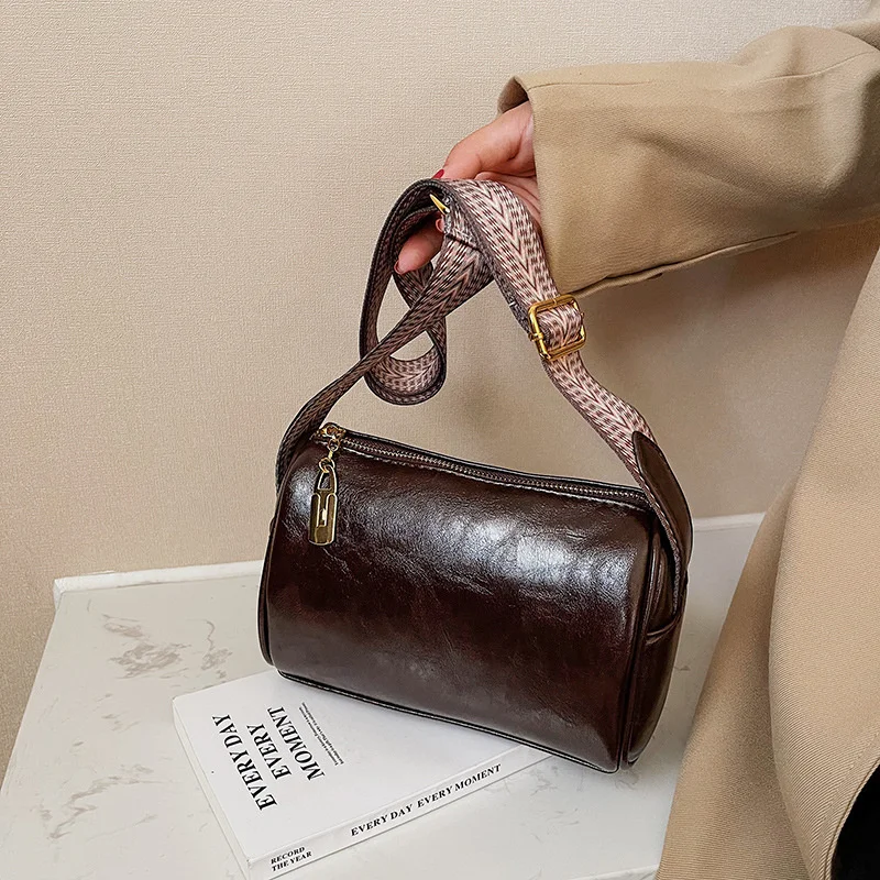 

Underarm Shoulder Crossbody Messenger Bags Kawaii Lipstick Bag 2023 Baguette Trendy Women's Designer Handbag Luxury Brand Handba