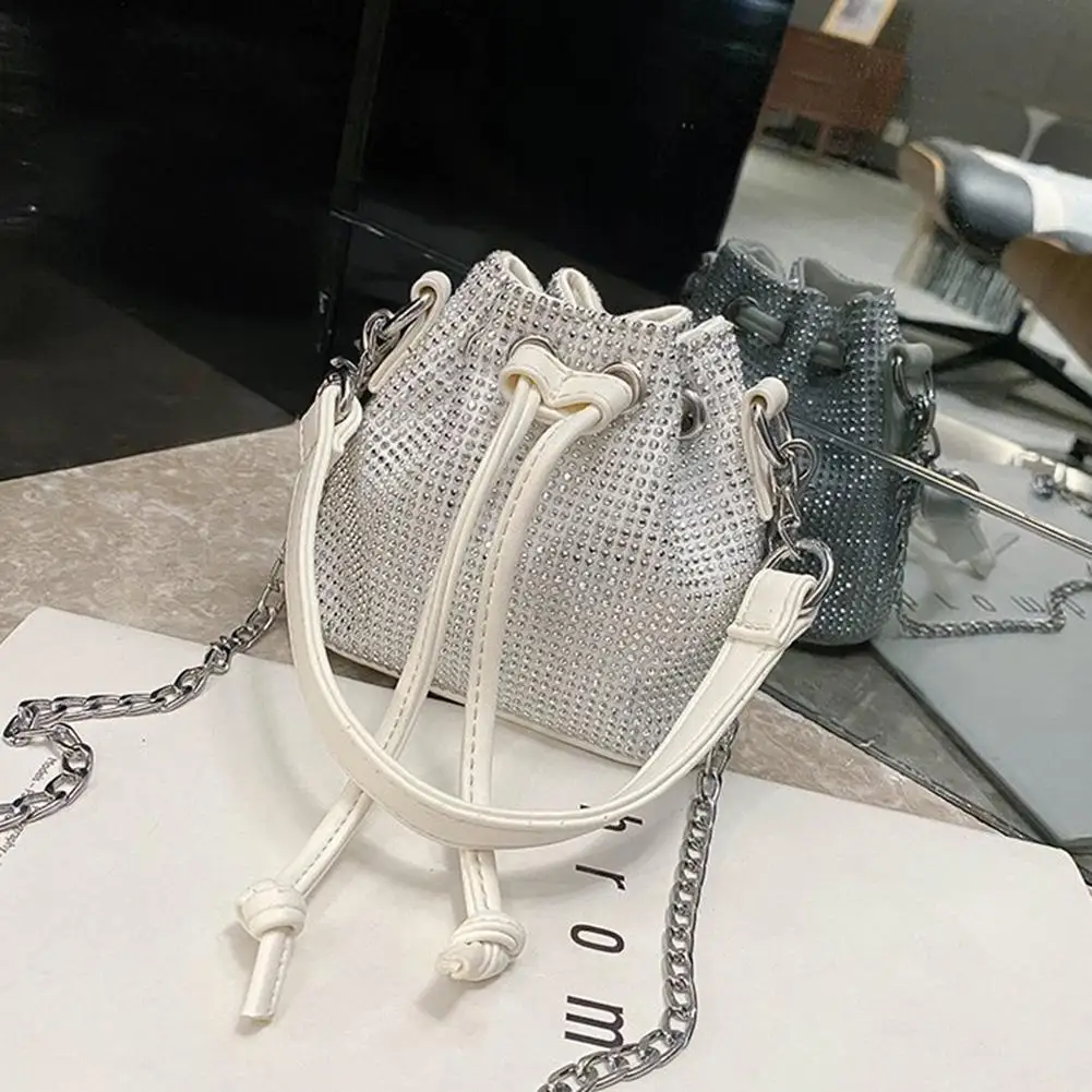

Fashion Diamonds Bucket Chain Shoulder Bags Women Shiny Rhinestones Drawstring Crossbody Totes Handbags Lady Wedding Party Pouch