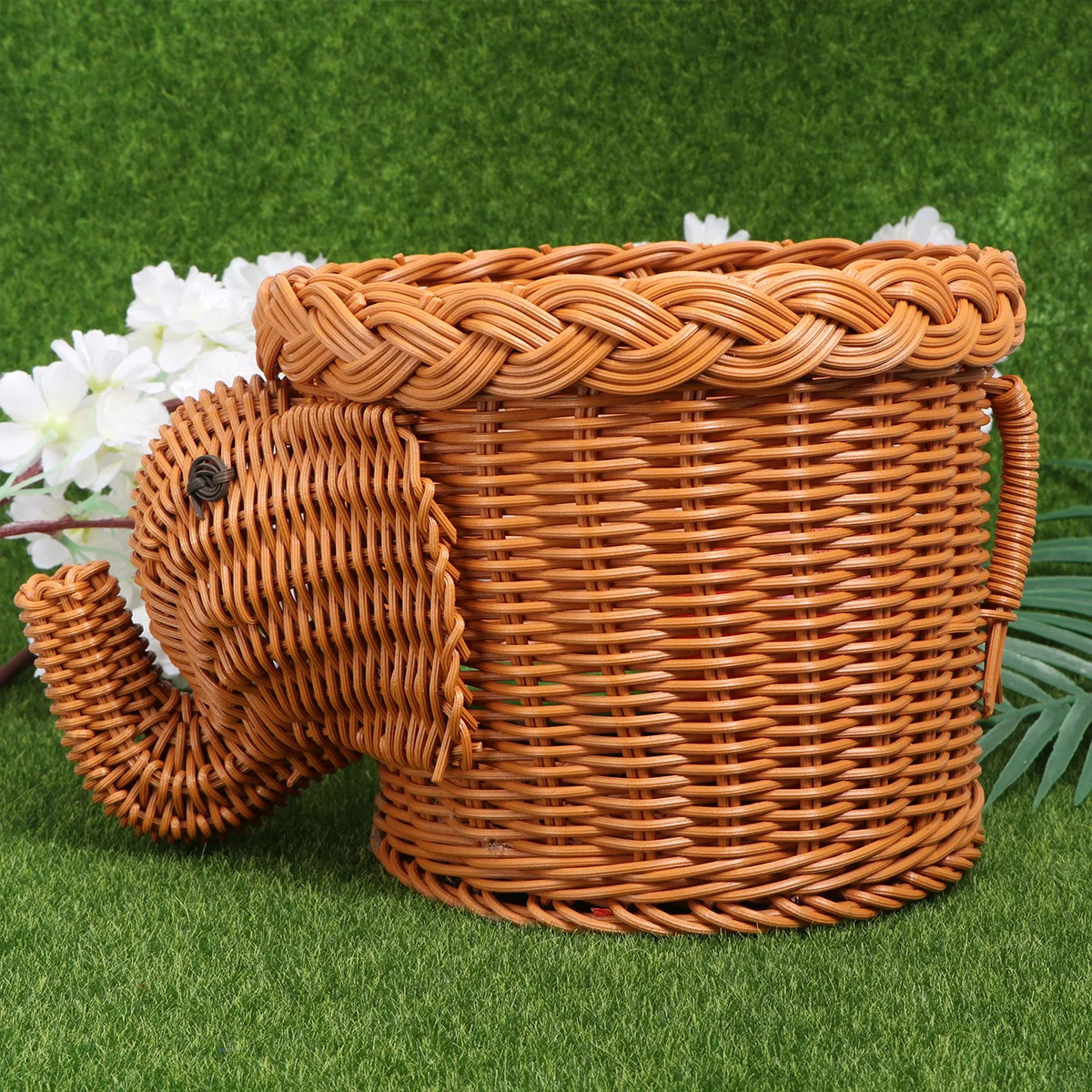 

1pc Creative Hand Woven Snack Basket Elephant Shape Design Storage Container Organizer for Home Restaurant (Light Brown)