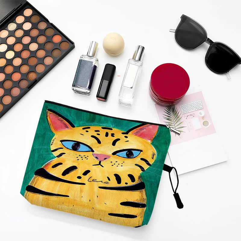 

Abstract Colorful Cat Print Cosmetic Bag Cute Cartoon School Pencil Bags Lipstick Bag Kawaii Makeup Brush Organizer Pouch