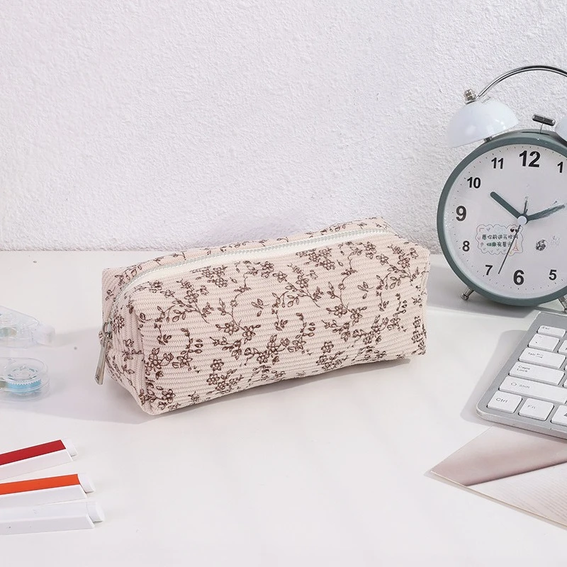 Винтажный вельветовый пенал с цветочным принтом