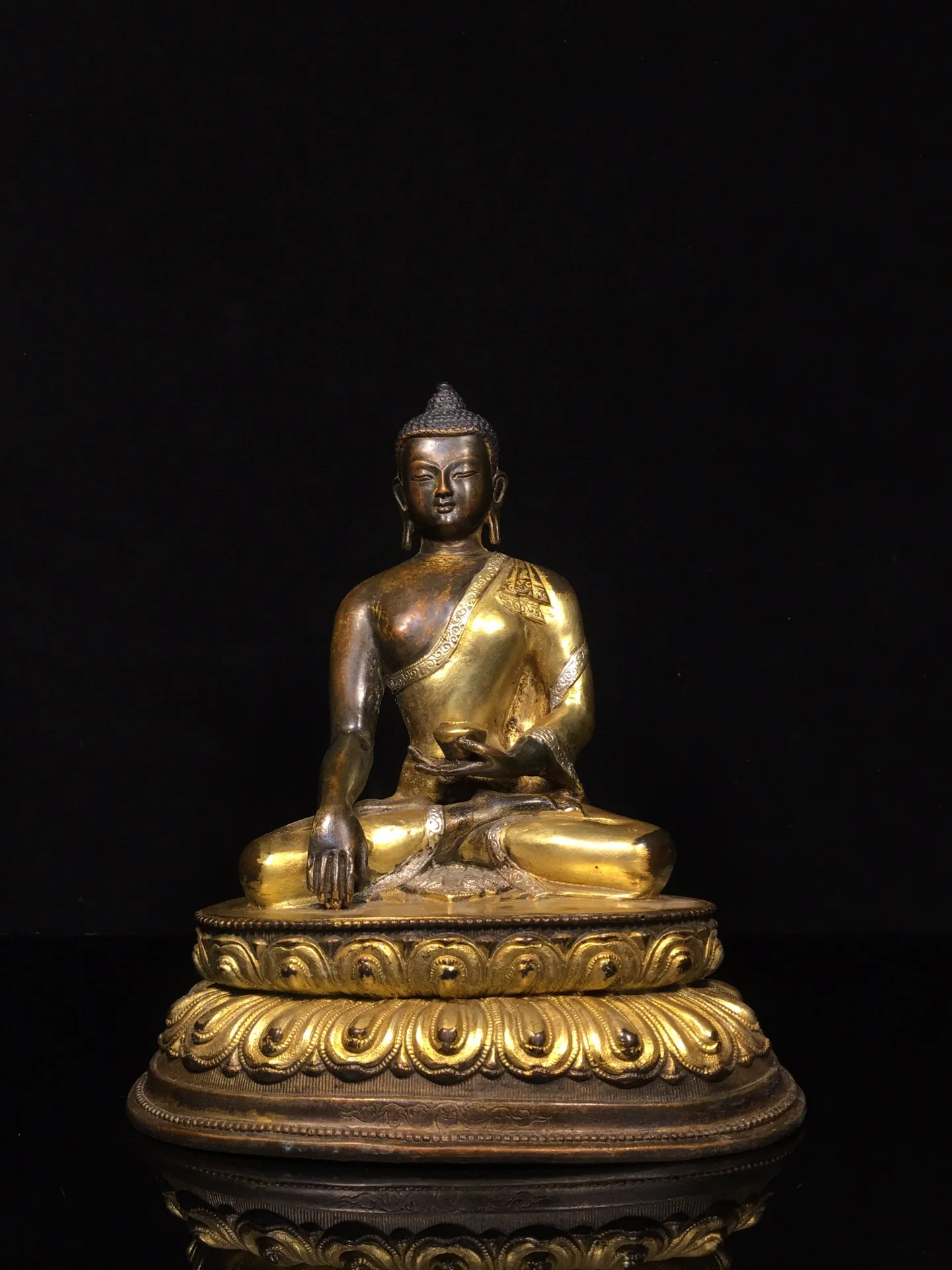 

9"Tibet Temple Collection Old Bronze Gilding Shakyamuni Amitabha Buddha Double Lotus Platform Worship Hall Town house