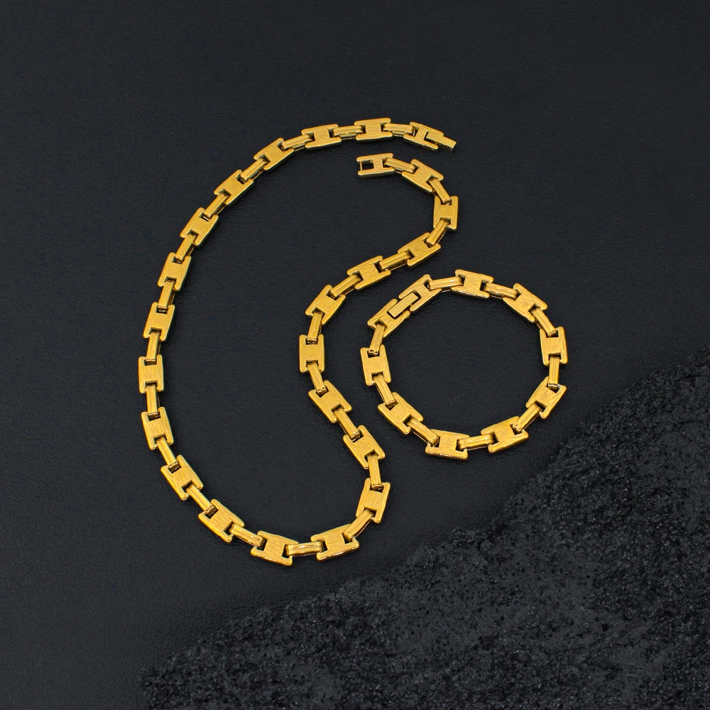 Стильный комплект ювелирных изделий из нержавеющей стали с покрытием