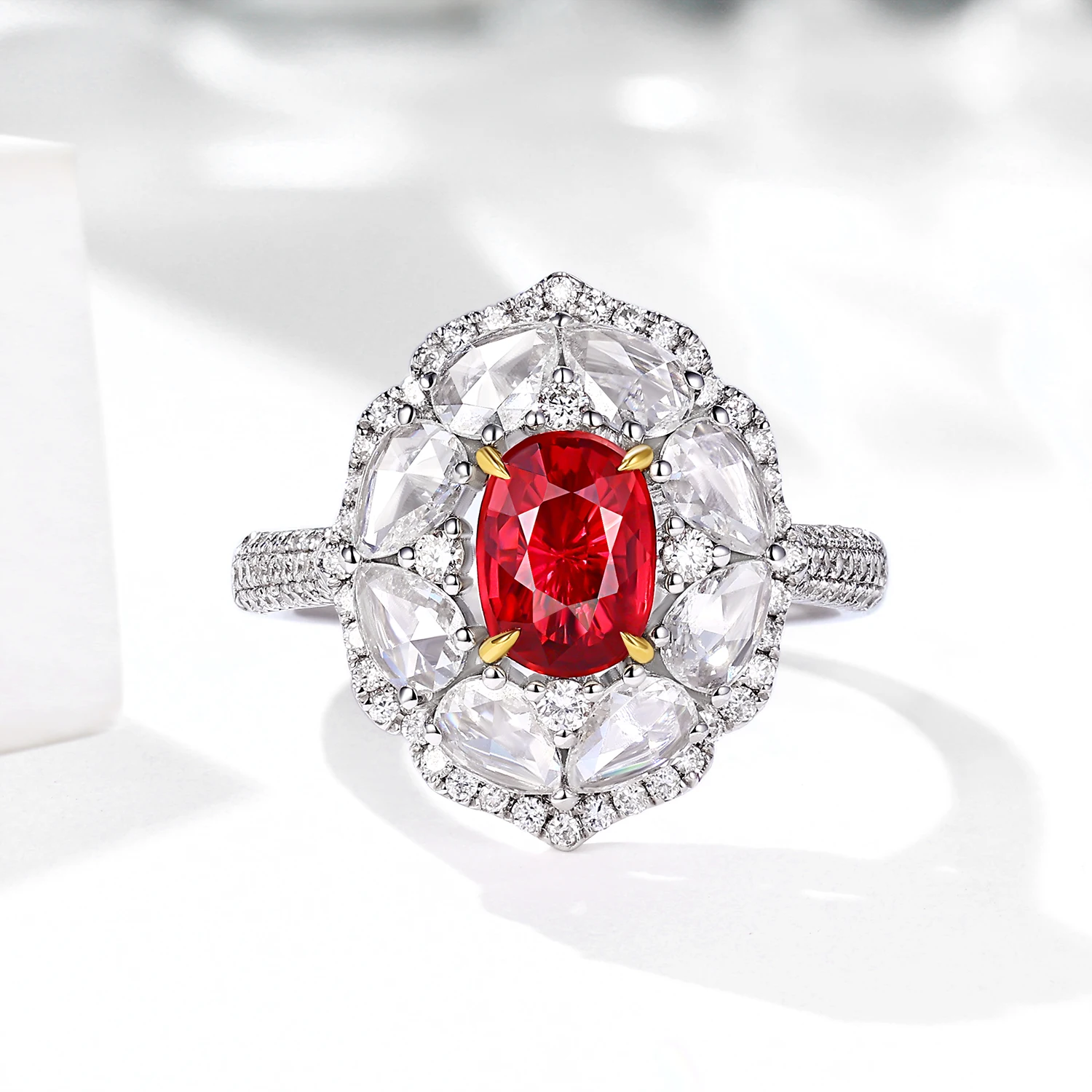 Рисунок 5 - Роскошные ювелирные изделия AU750