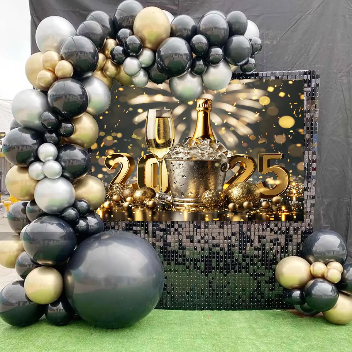 2025 с Новым годом вечерние украшения фон черное золото блестящий золотой пятно