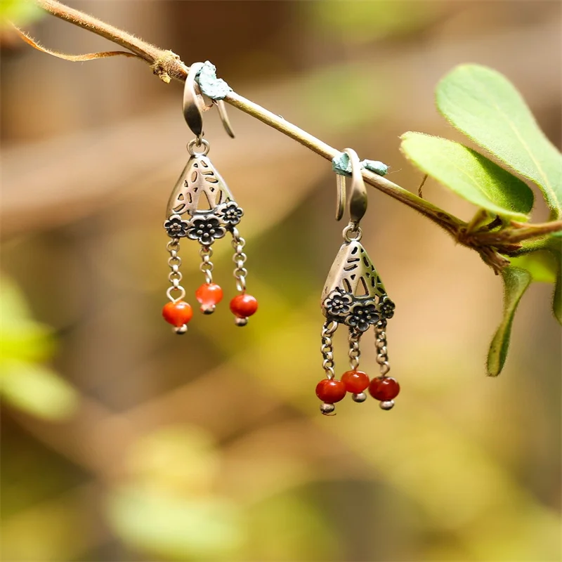 

S925 Sterling Silver Vintage Inlaid South Red Agate Hollowed Out Plum Blossom Female Ethnic Fashion Earrings Earrings Wholesale