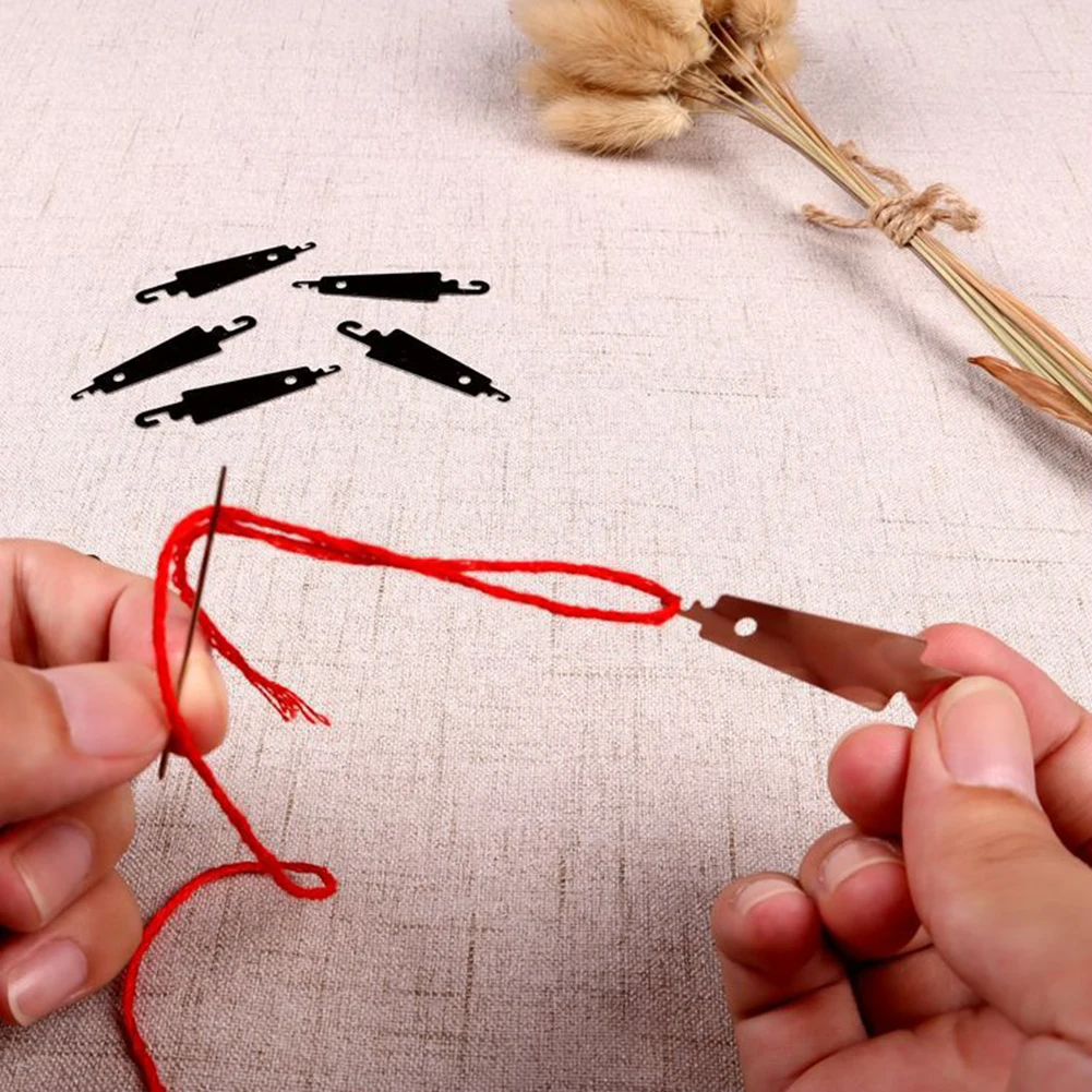 

Elderly DIY Apparel Sewing Tool Cross Stitch Needle Threader Hand Machine Bow Stainless Steel Needles Insertion Guide