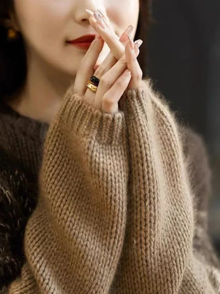 Женский вязаный пуловер с круглым вырезом и длинными рукавами