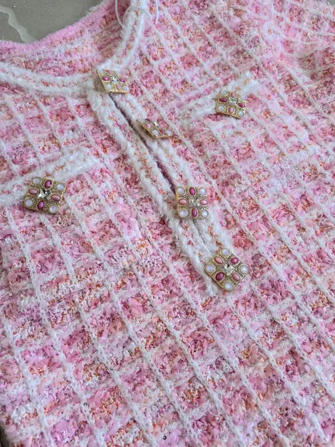 Качественное осенне-зимнее короткое трикотажное платье с длинными рукавами и