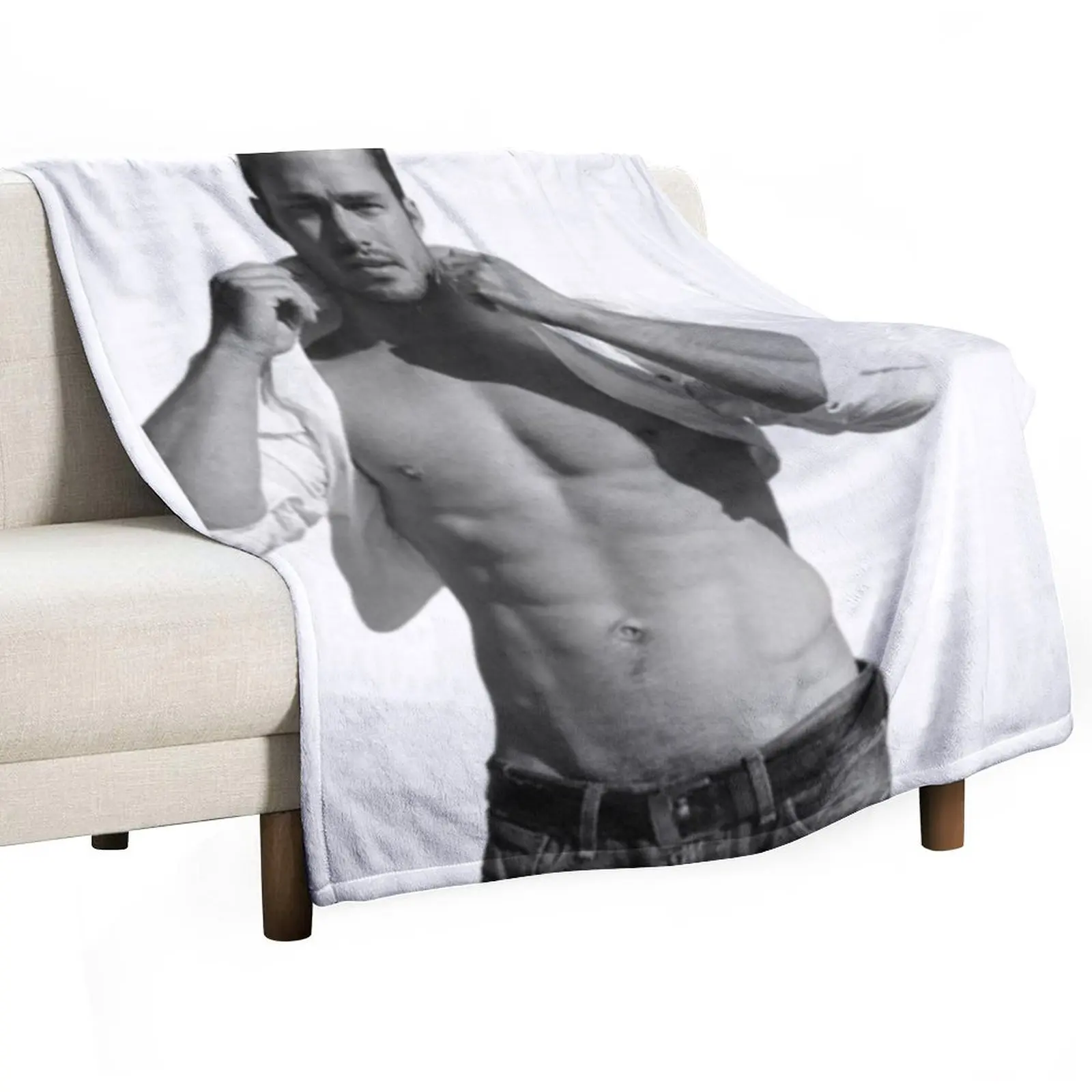 Taylor Kinney — Chicago Fire Throw Blanket одеяла и пледы из фланелевой ткани