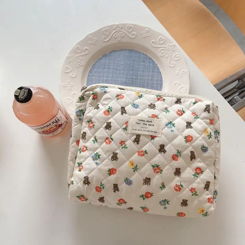 

Корейская стеганая косметичка с цветами для женщин, Портативная сумка для туалета, женские сумки, цветочные органайзеры, сумка для хранения косметики
