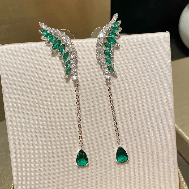 

Серьги-подвески женские из серебра 925 пробы с резными крыльями