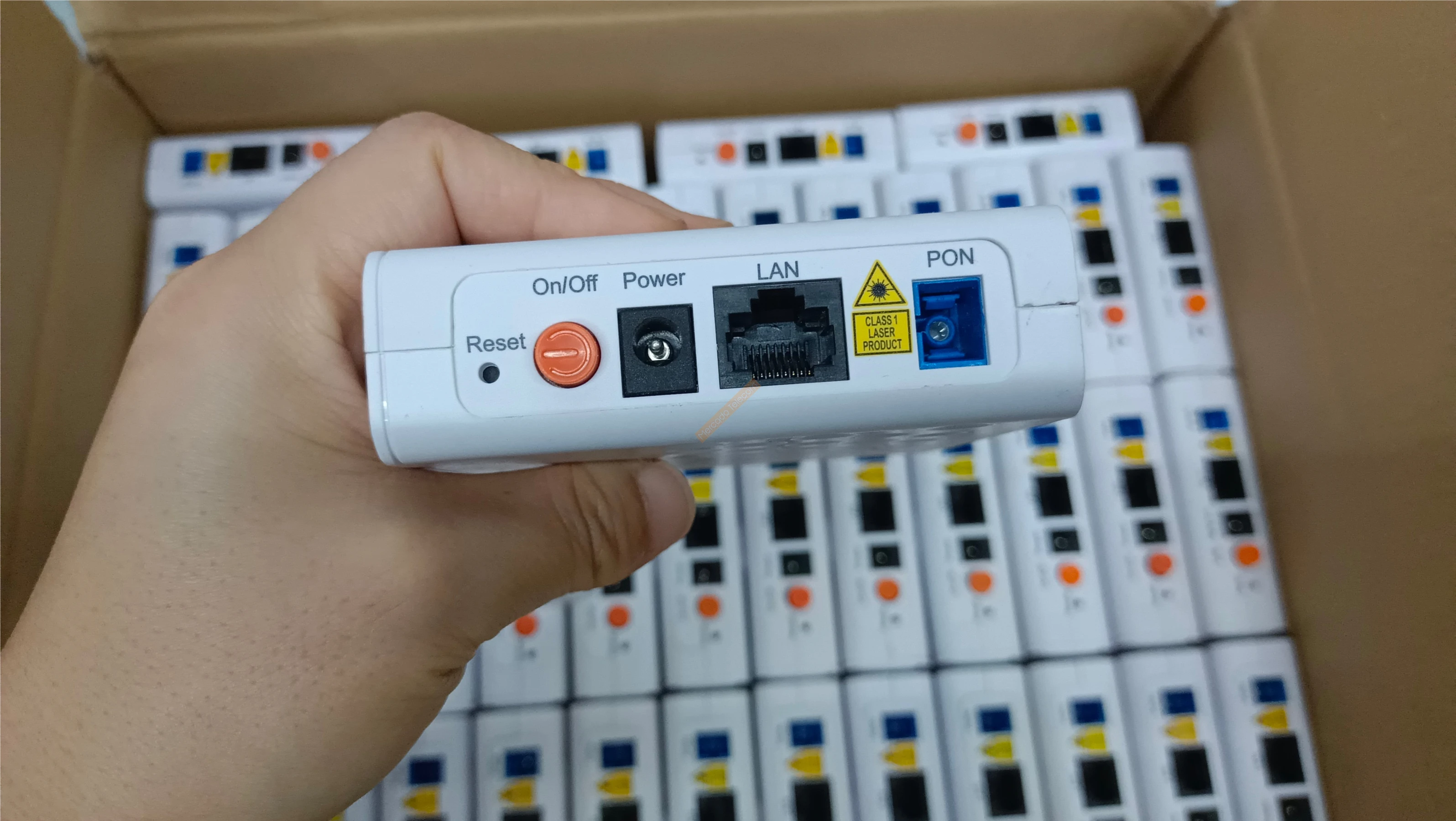 Free Shipping New shell F601 GPON Terminal ONT Optical Terminal 1GE Port same function as ONU version V6.0