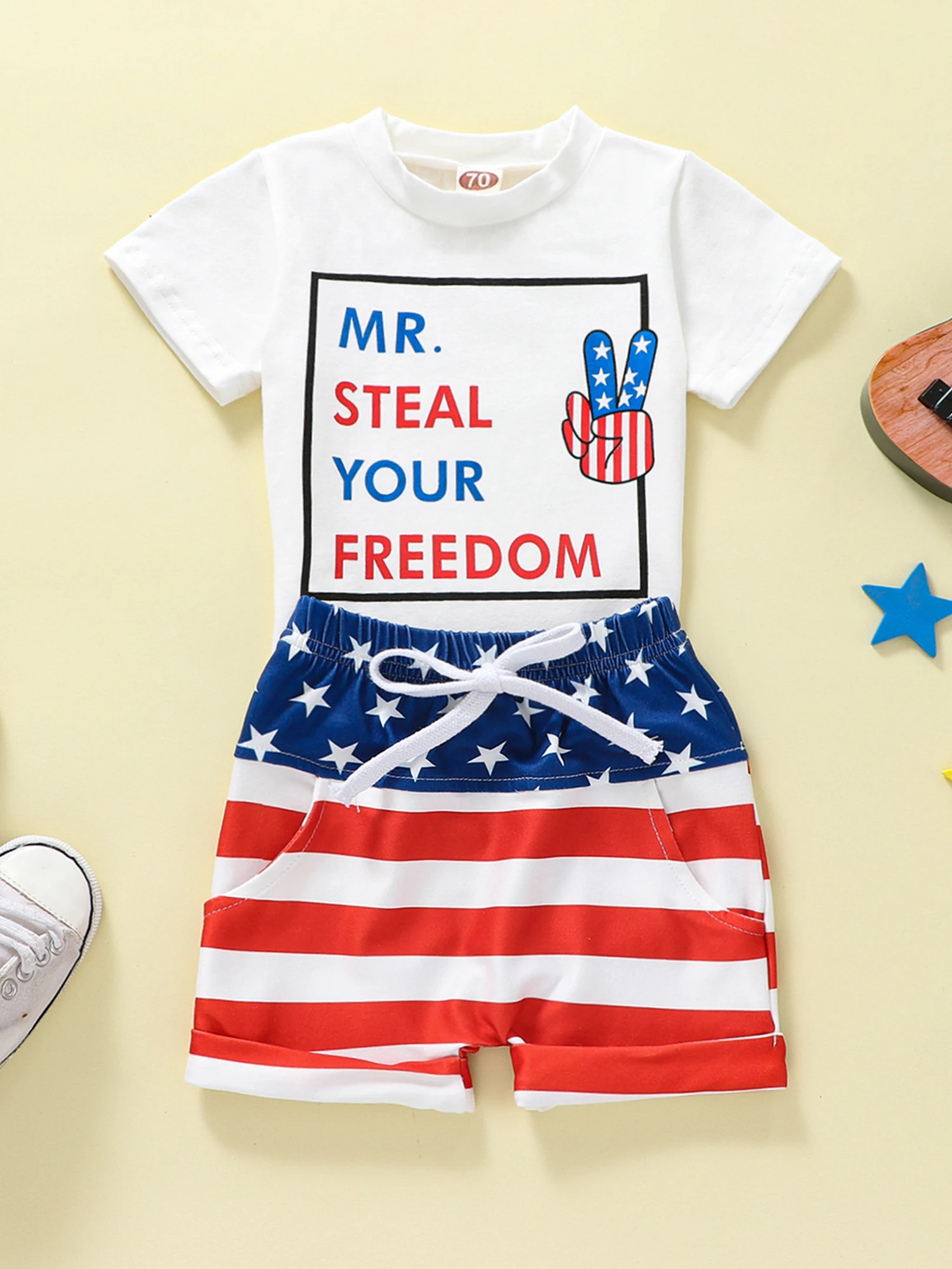 

Очаровательный комплект из 2 предметов для маленьких мальчиков с принтом звезд и букв, футболка с коротким рукавом и Повседневные Шорты Для Дня независимости