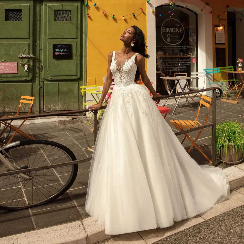 

Exquisite Bridal Gowns 2022 New Lace Appliques Beaded A-Line Tulle Bride Dress Sexy Deep V-Neck Backless Zipper Wedding Dress