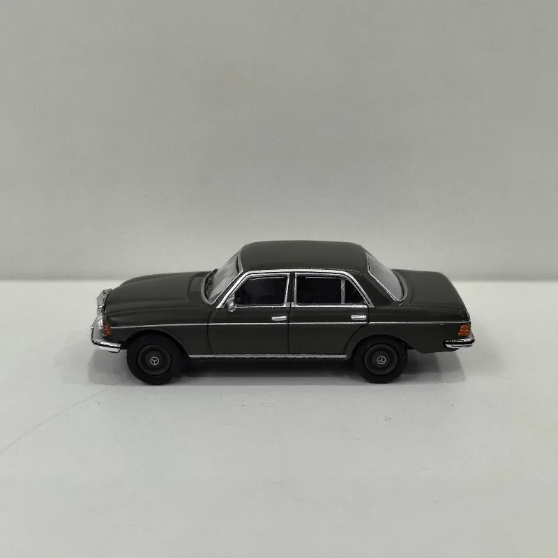 Фото Модель автомобиля SCHUCO 230E из литого металла, масштаб 1/87 №2