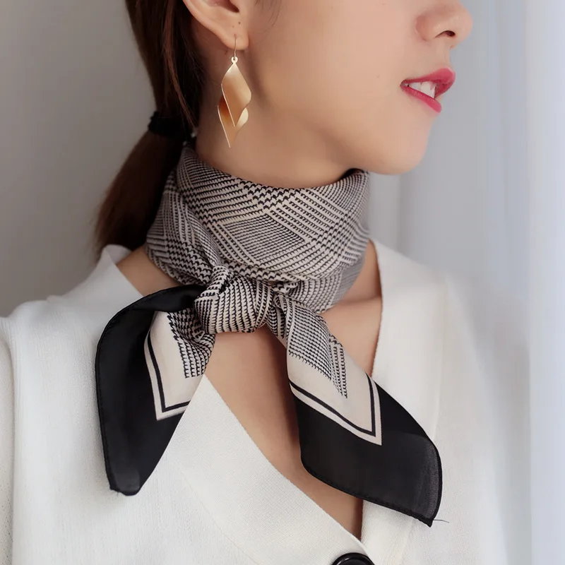 

2021 New Small Square luxury Silk Scarf Lady Hair Bag Foulard Women Neck Kerchief Scarves Fashion Print Satin Female Bandana