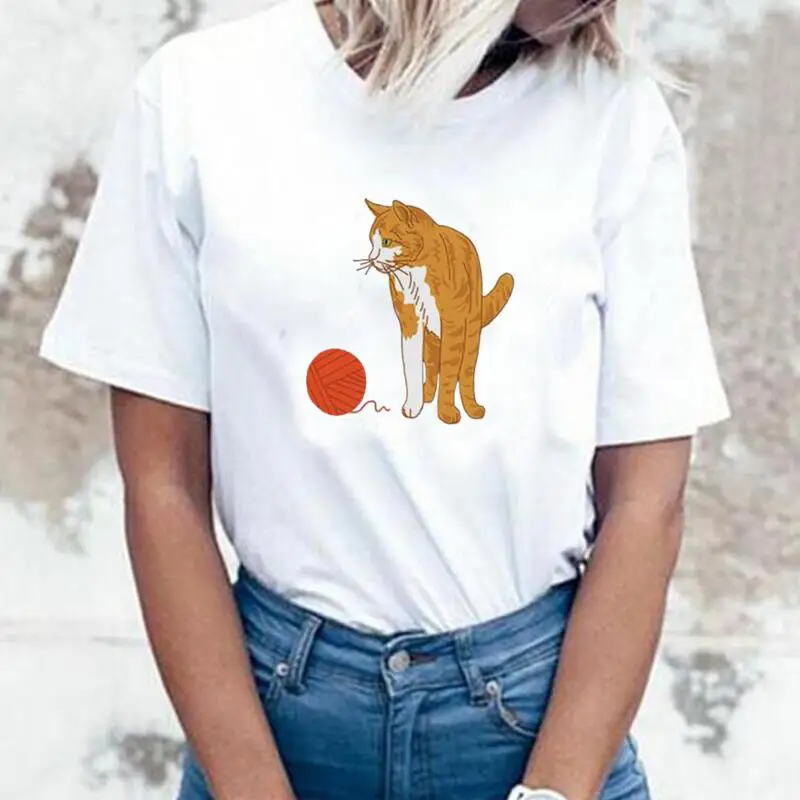 

Футболка женская с принтом «Кот играющий с мячом», модный топ, Повседневная рубашка в стиле Харадзюку, на лето