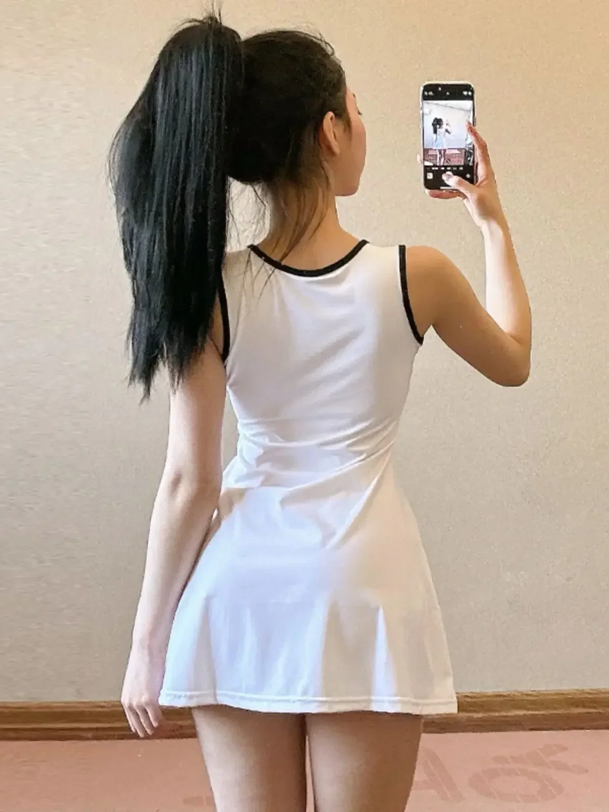 Лето 2023 новый тренировочный теннис без рукавов с нагрудником юбка для фитнеса