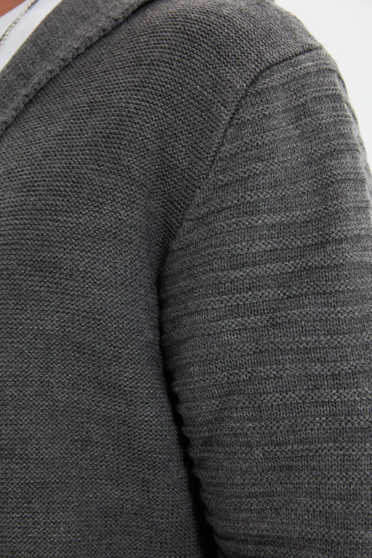 

Trendyol Male Regular Hooded Temporary Shed Knitwear Cardigan TMNAW22HI0215