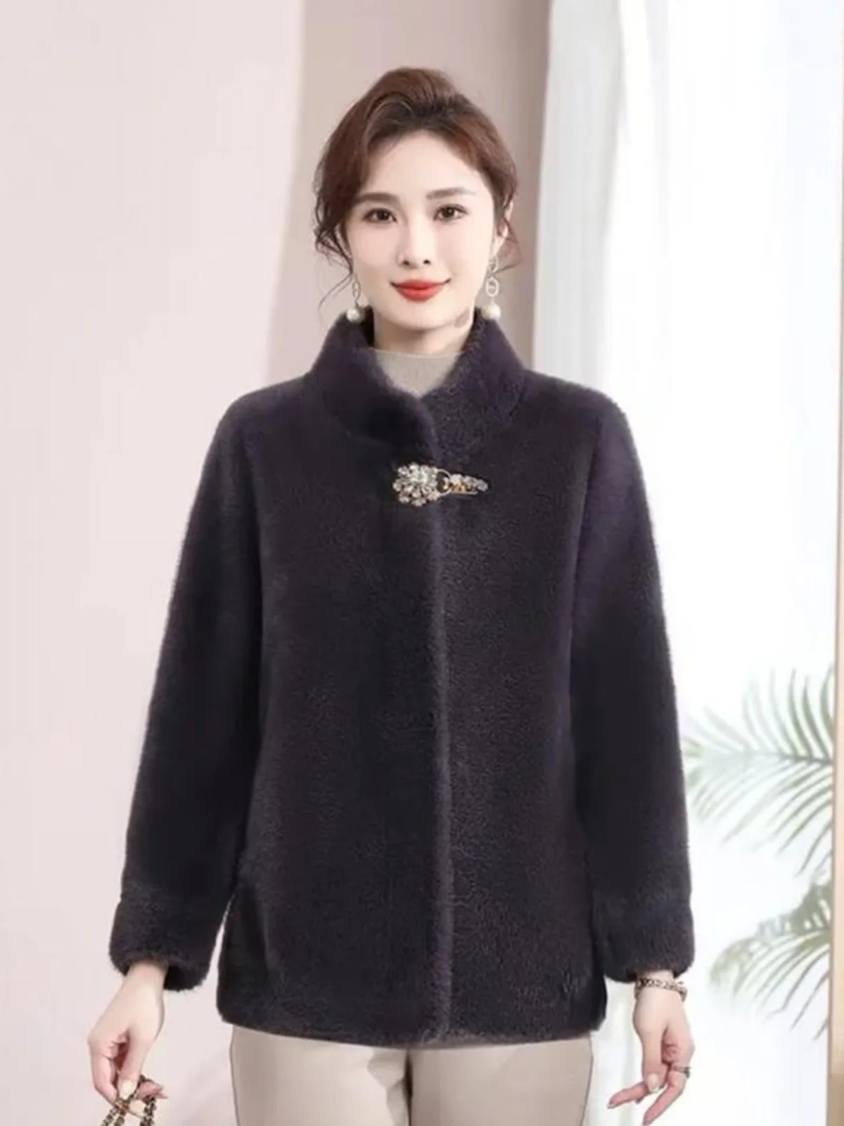 Mom's Autumn and Winter Fur Outerwear Short Western Sle Mink Velvet Top Middle-Aged Elderly Women's Clothes ...