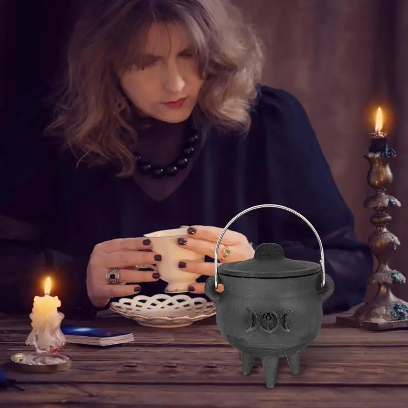 

Halloween Cauldron Cast Iron Cauldron with Lid and Handle Witch Pot magic burning pot Candy Bowl props pot ritual supplies