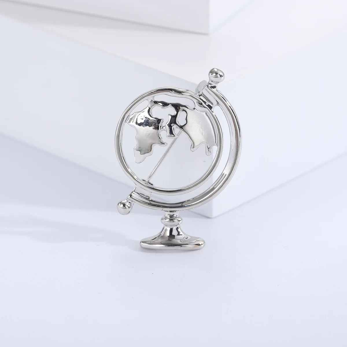 Брошь в форме глобуса цвет ассортименте