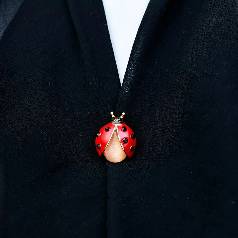 

Exquisite Fashion Ladybug Enamel Pin Rhinestone Insect Bug Brooches Collective Brooch Broach Women Men Pin Jewelry Scarf Clip