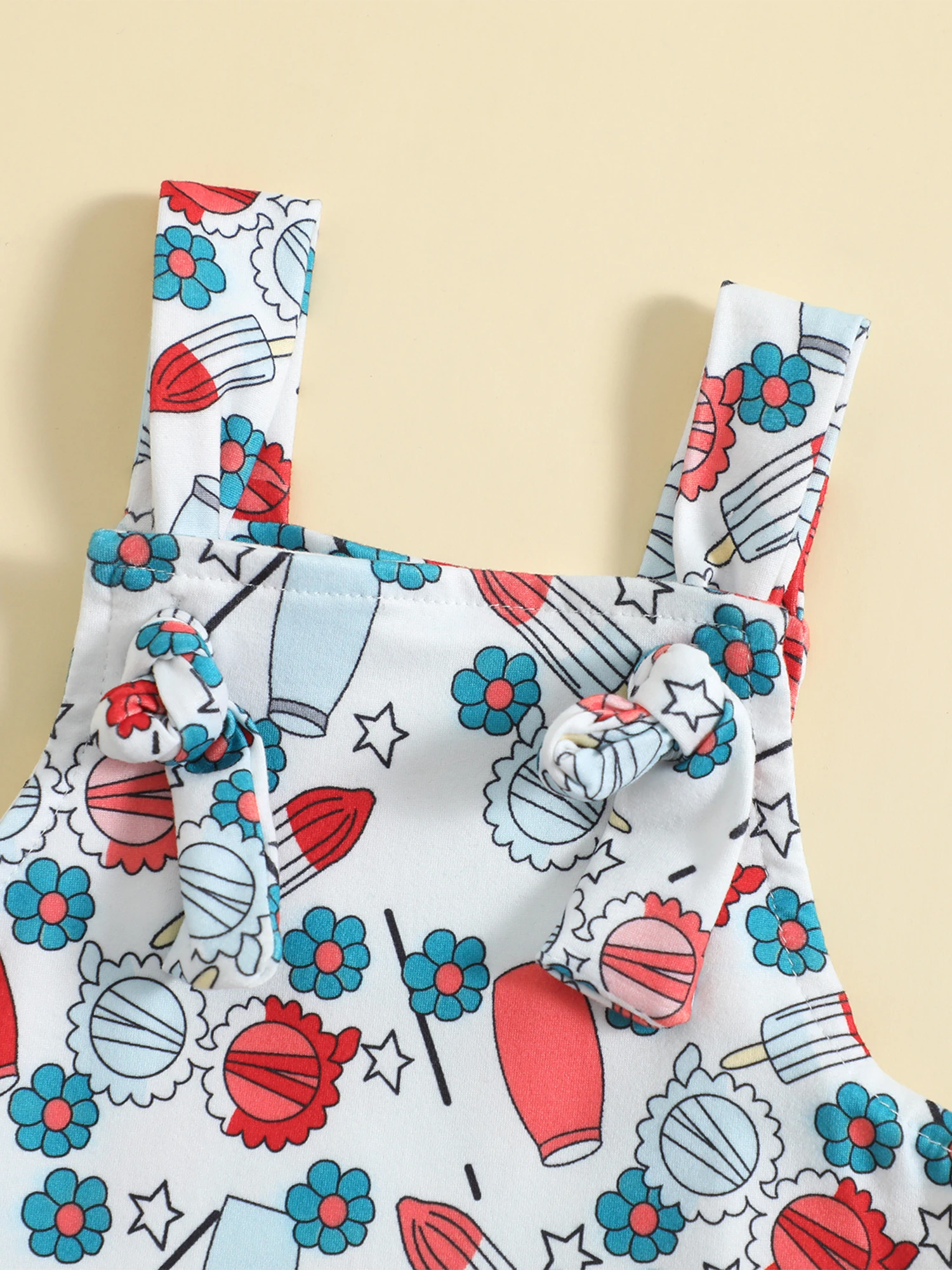 

Independence Day Infant Boy Girl Romper with American Flag Print and Adjustable Straps - Cute Patriotic Overalls for Toddlers