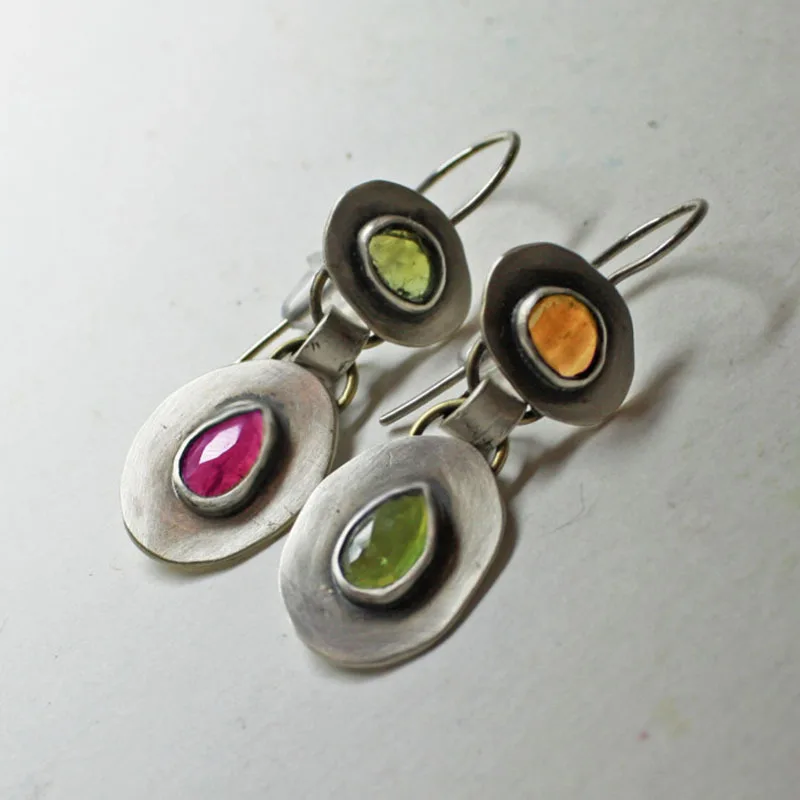 

1Pair Gypsy Retro Handmade Asymmetry Dangle Earrings For Women Jewelry Vintage Red and Green Rhinestone Drop Earring Wholesale