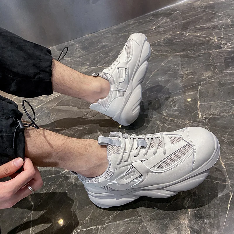 

Женские кроссовки, новая Корейская версия 2022, модная дышащая повседневная спортивная Роскошная обувь на толстой подошве со шнуровкой