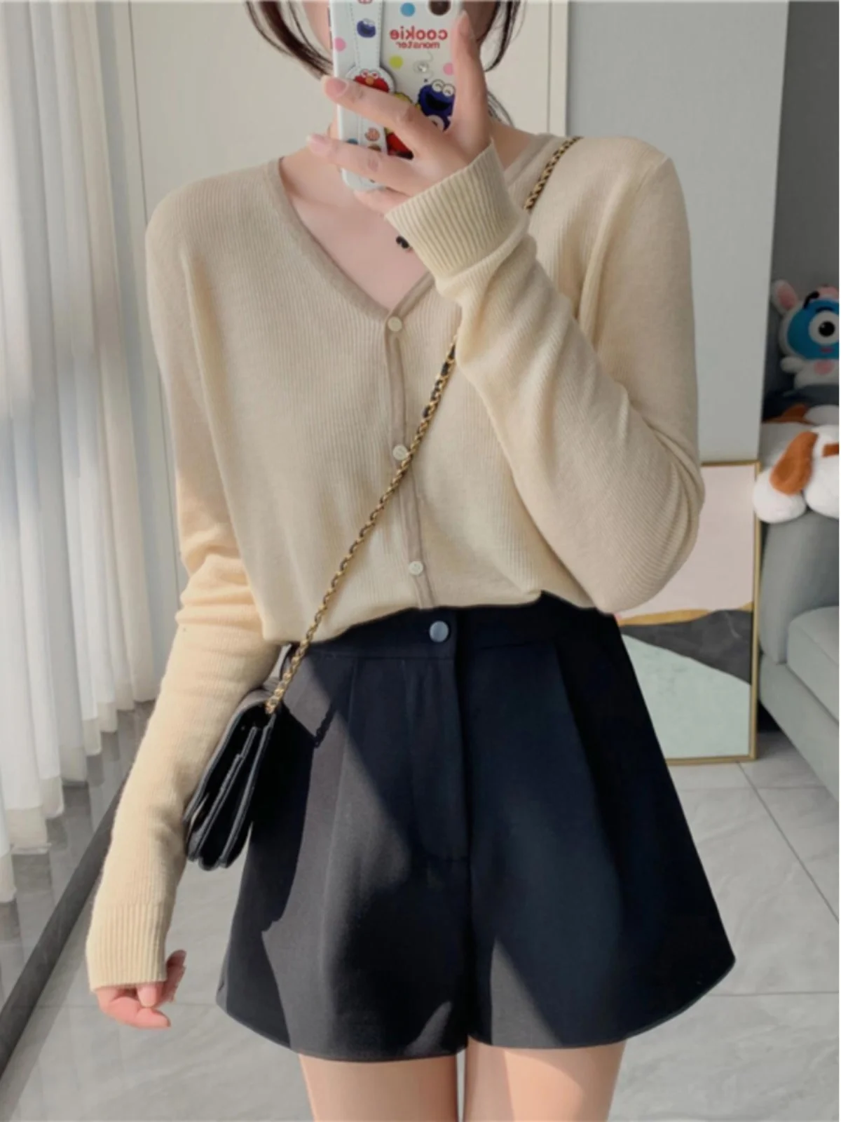 Осенние и зимние шорты больших размеров. Женская верхняя одежда. Черный костюм.