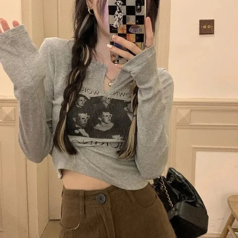 

HOUZHOU Grunge Long Sleeve T-shirts Streetwear Women Y2K Slim Sexy Print V-neck Crop Top Korean Fashion Casaul Graphic T Shirts