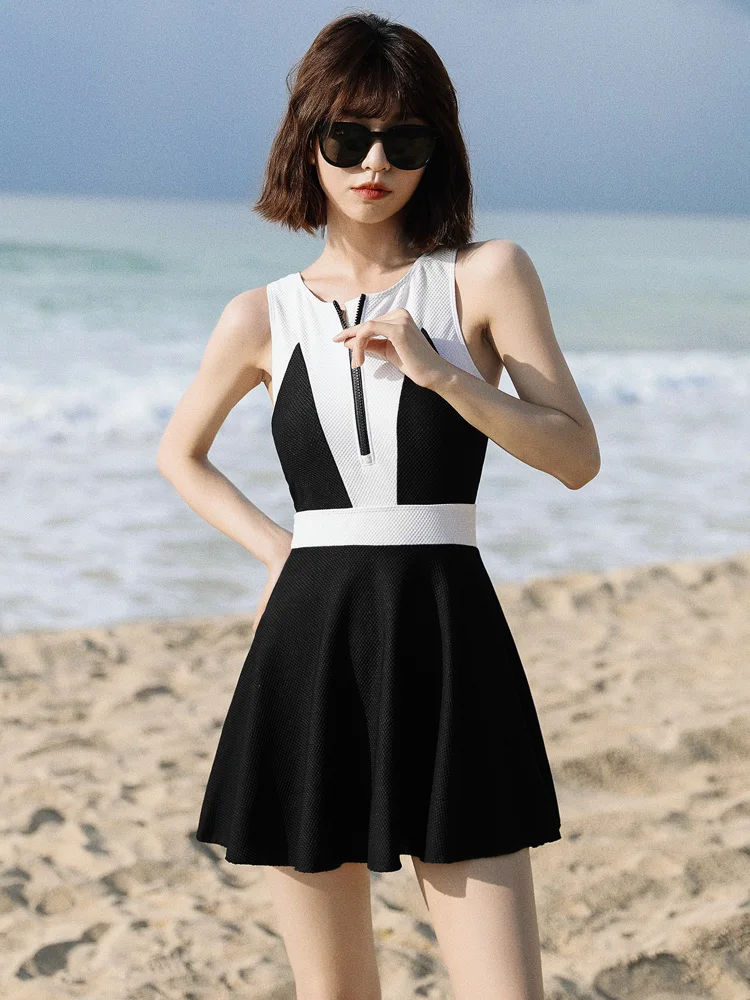 Цельный купальник женский для похудения закрывающий живот модный простой