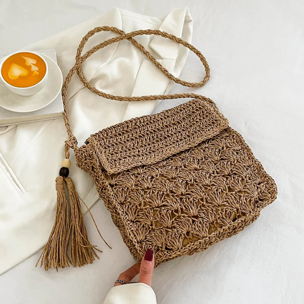 

Summer Woven Shoulder Bag Beach Vacation Bags with Tassels Straw Crossbody Purse Handmade Simple Flap Pocket Hollow-out Totes