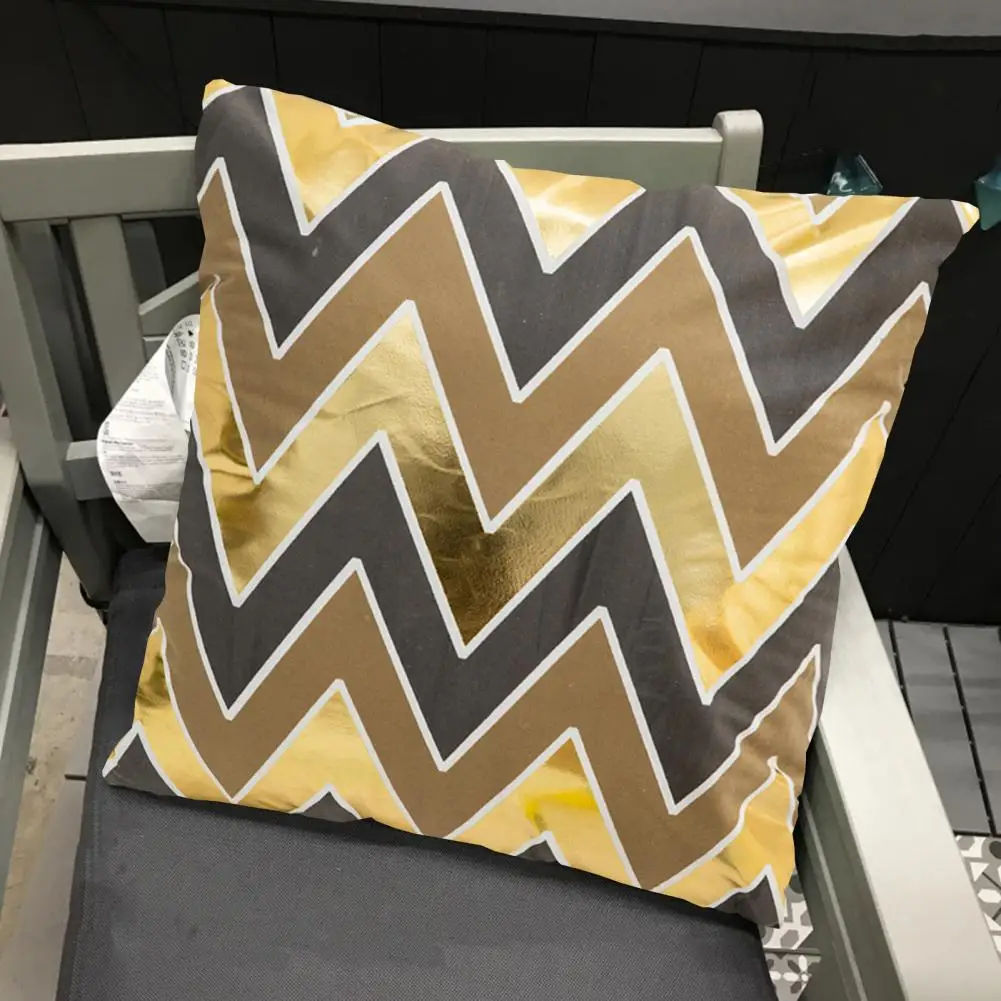 

Pillow Cover Soft Vintage Decorative Pillowcase with Zipper Closure Washable Tear-resistant Short Plush Hair Cover Plump