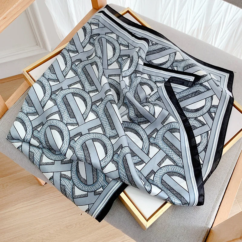 Платок Шелковый женский квадратный 70 на см с принтом хиджаб шарф Мусульманский