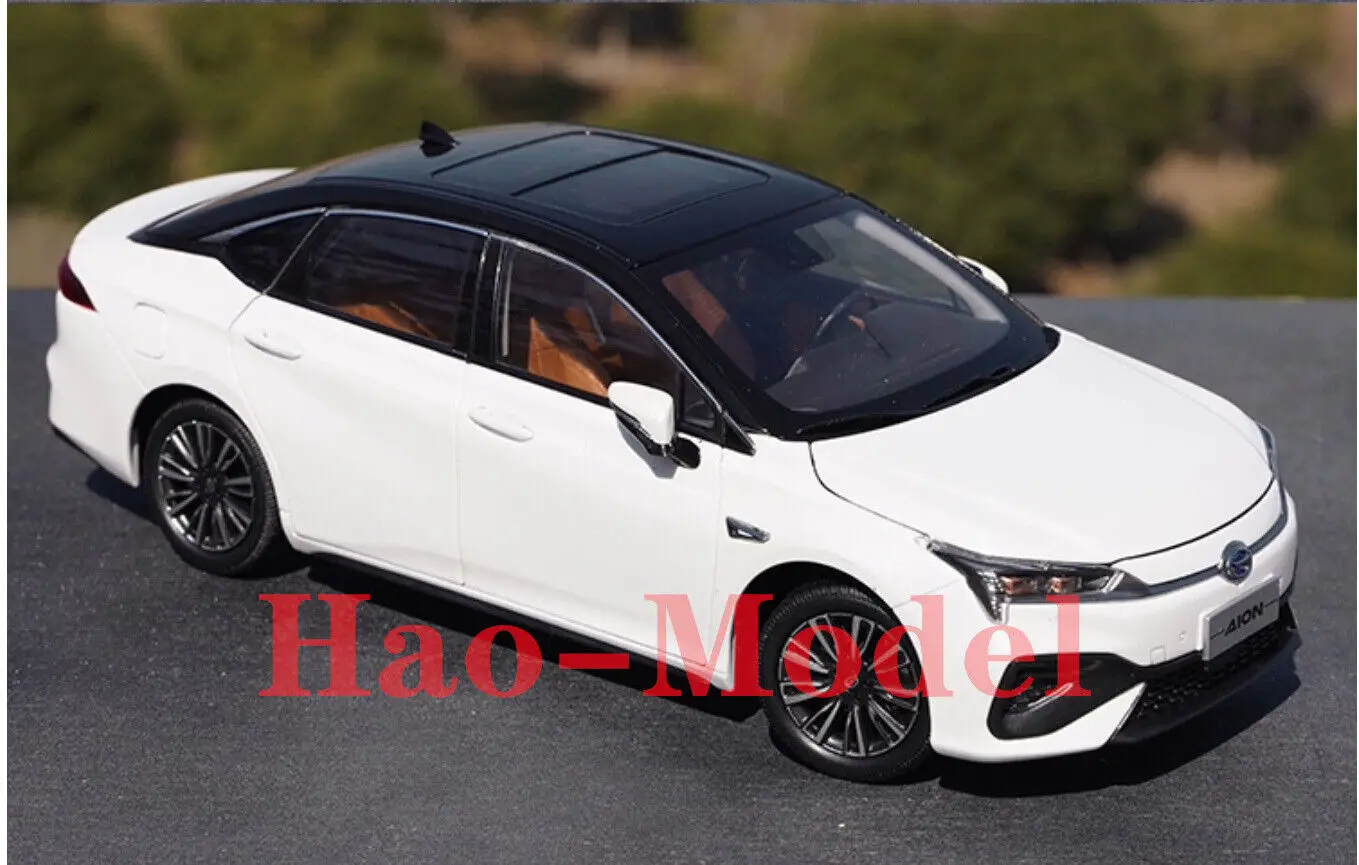 Модель автомобиля GAGC AION A26 1:18 литая металлическая игрушка для мальчиков и девочек