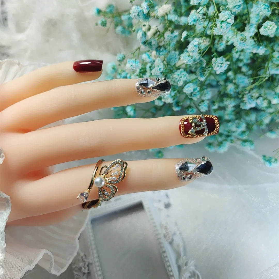

New 2021 24pcs Red Wine Nail Patch Glue Type Removable Mid Length Paragraph Fashion Glue Type Removable Manicure Save Time 24pcs