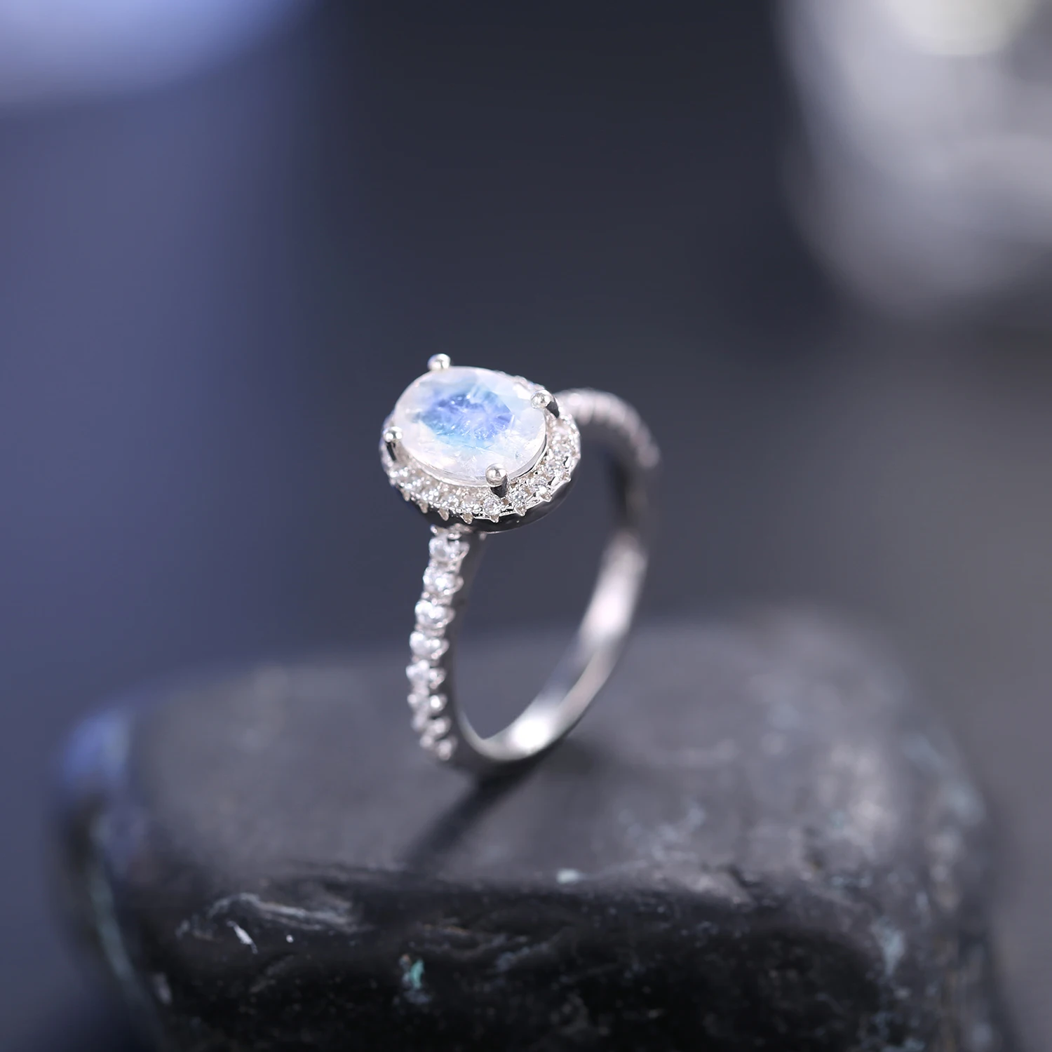 

GEM'S BALLET June Birthstone Oval Milky Blue Moonstone Halo Engagement Ring in 925 Sterling Silver Dainty Promise Ring