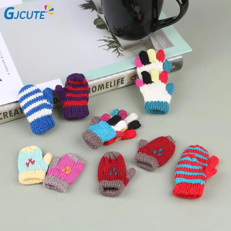 

1Pc Knitting Woolen Yarn Mini Gloves DIY Craft Supplies Toy Dolls Decorative Accessories Material Ornaments Cute Small Garment