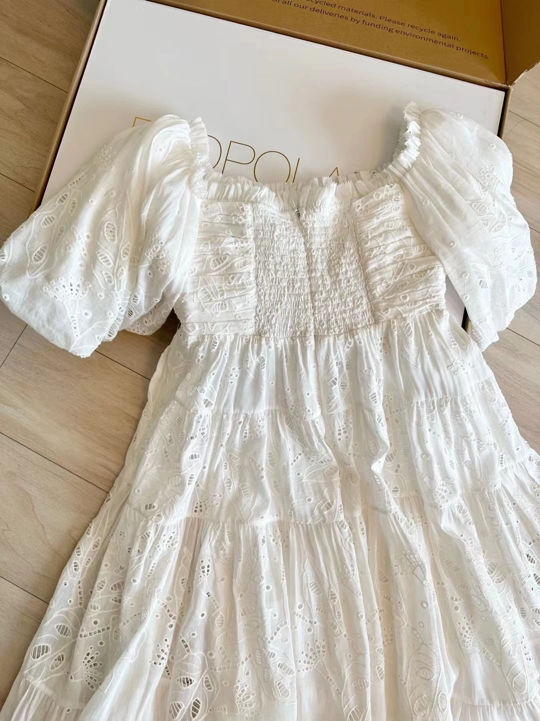 Рисунок 6 - Женское льняное платье-миди с вышивкой