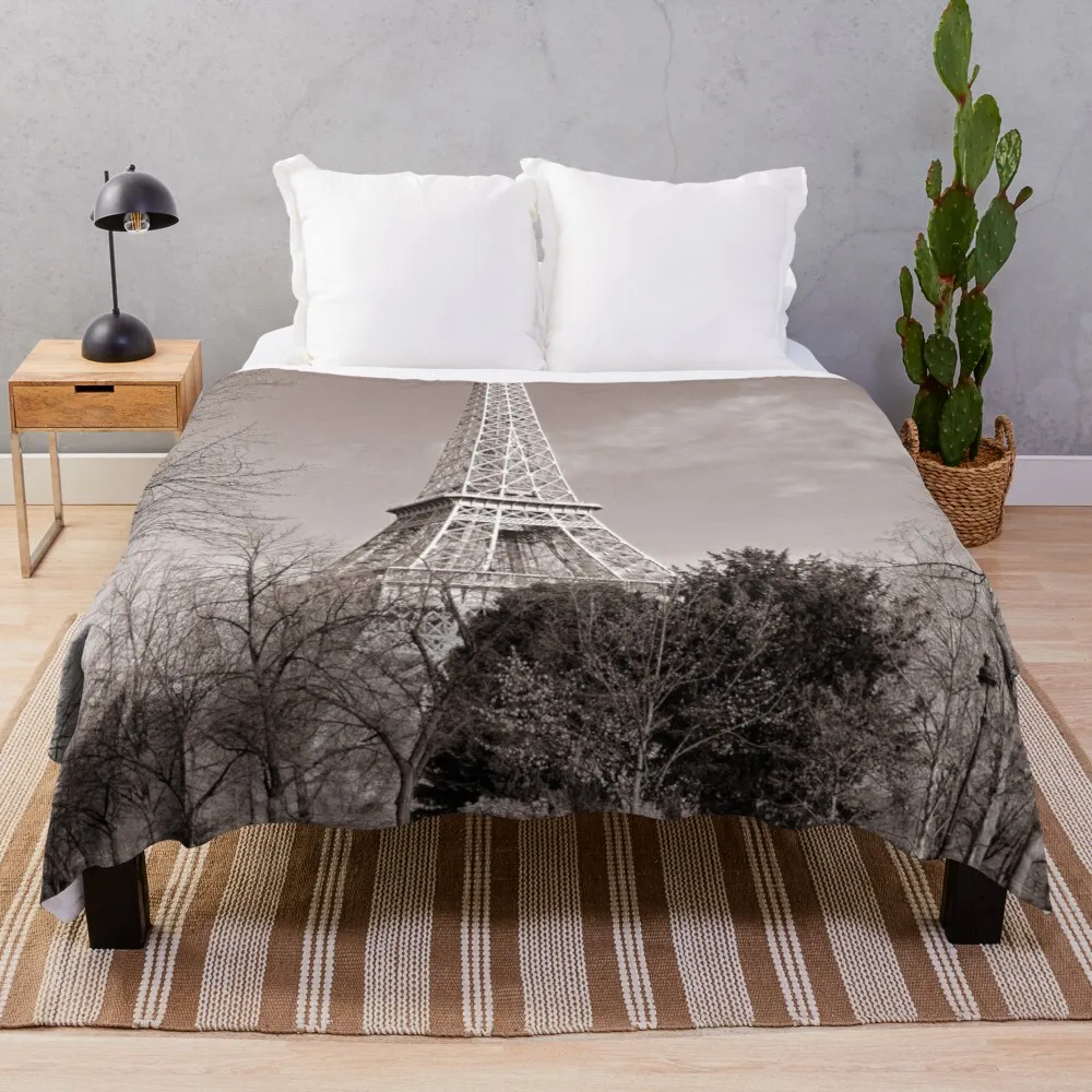 

Watercolour Beautiful Landscape Flannel Throw Blanket King Queen Size Super Soft Warm Lightweight Blanket for Couch Eiffel Tower